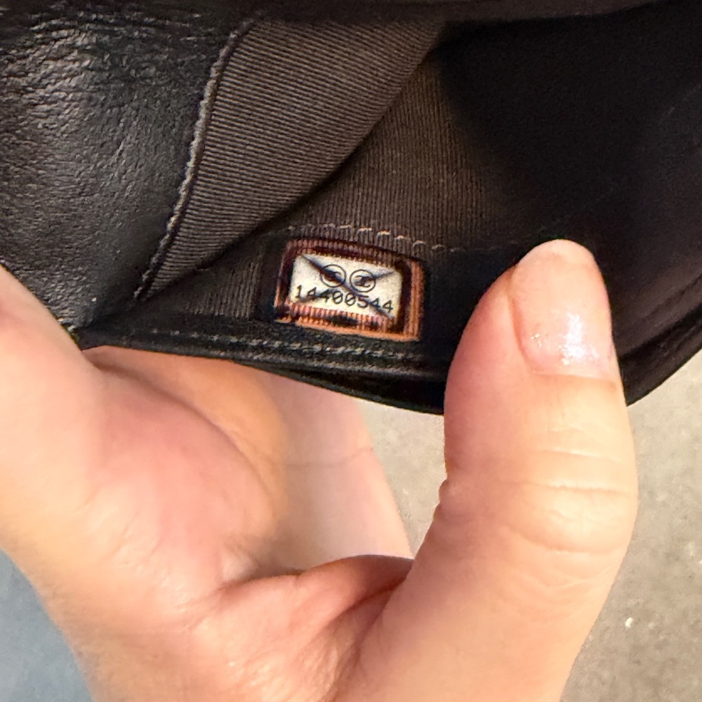 CHANEL Black vintage Quilted Wallet - Picture 9 of 10